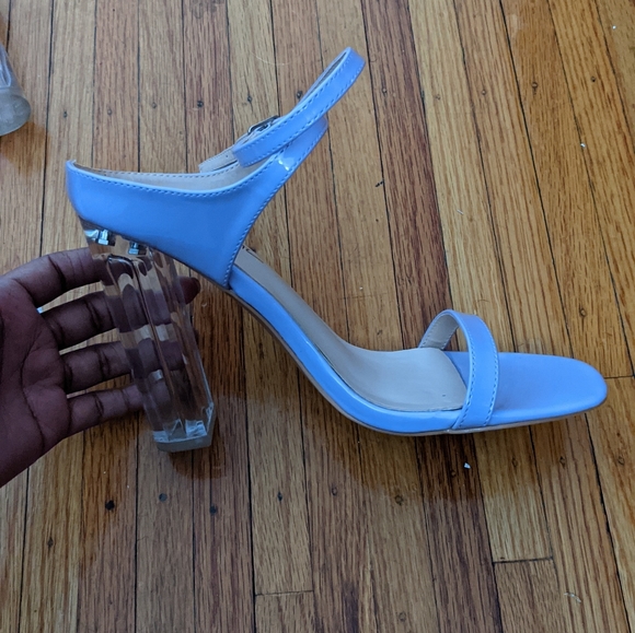 Sandals - Picture 2 of 3